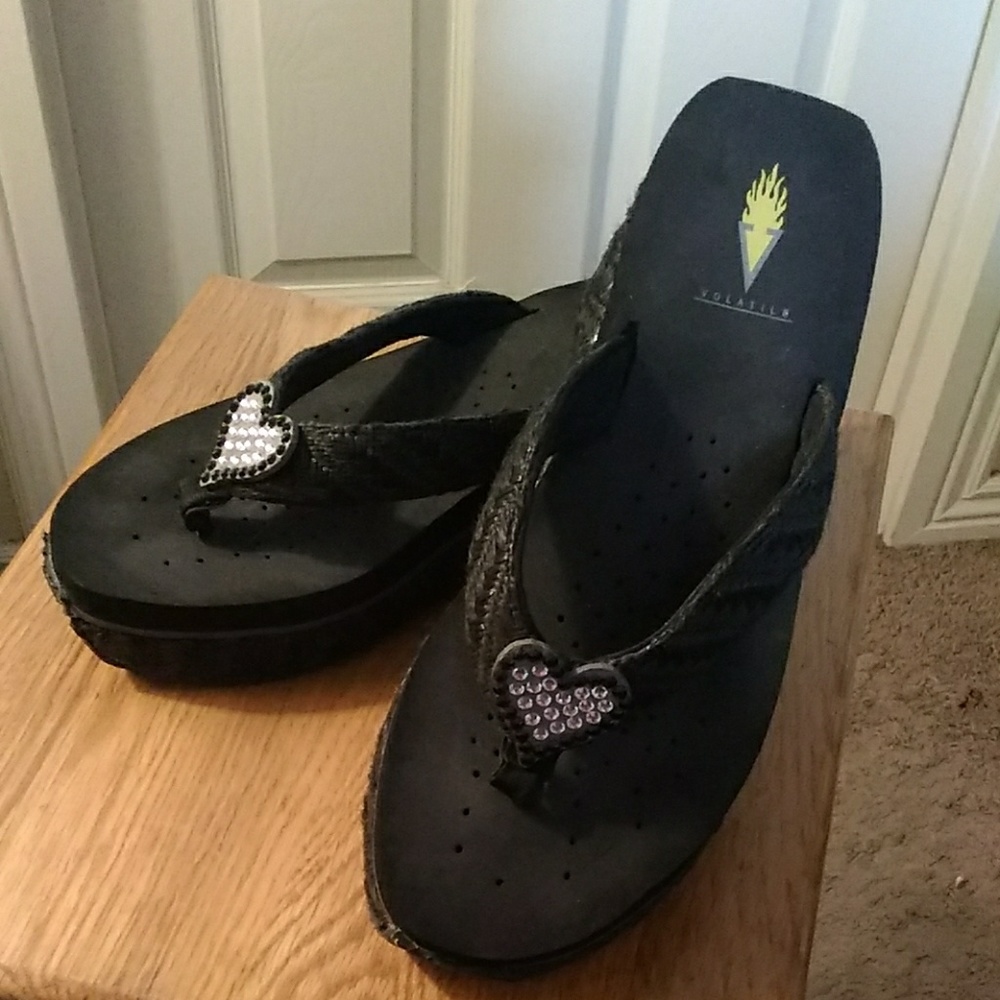 Volatile sandals - Picture 1 of 8